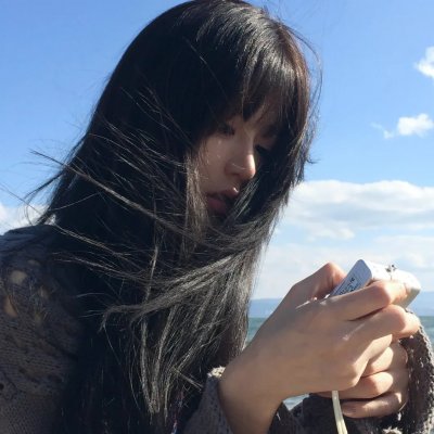 她如星光般闪耀